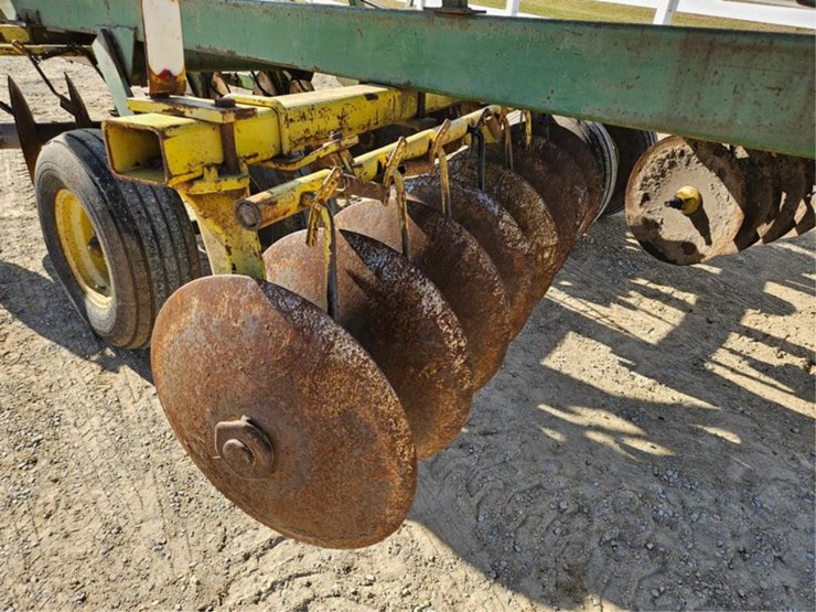 john-deere-230-image-24