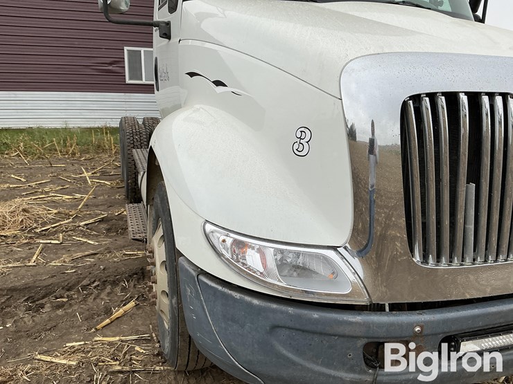 2005-international-8600-image-12