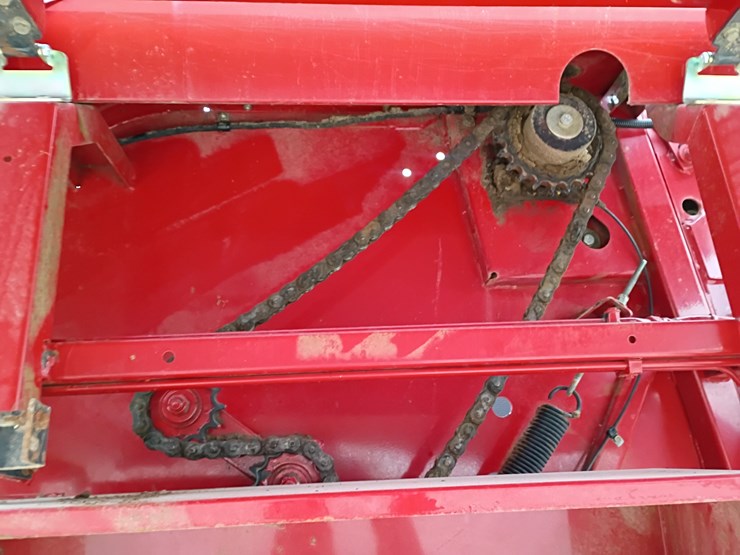 2014-new-holland-br7060-image-34