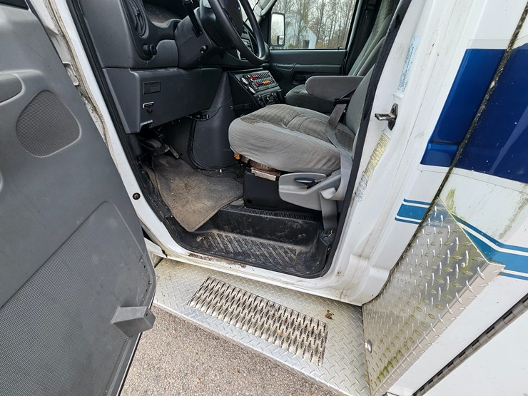 #22778-•-2003-ford-econoline-van-ambulance-image-31