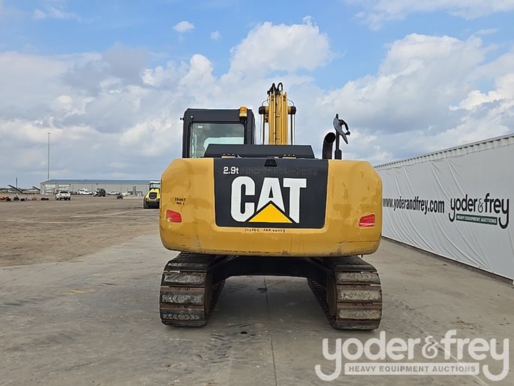 2016-caterpillar-312fgc-image-4