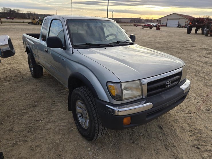 2000-toyota-tacoma-image-3
