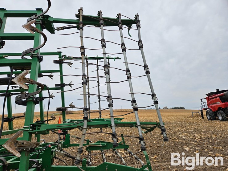great-plains-series-vii-27'-wide-field-cultivator-image-20