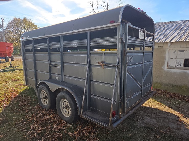 16'-ponderosa-livestock-trailer-image-15