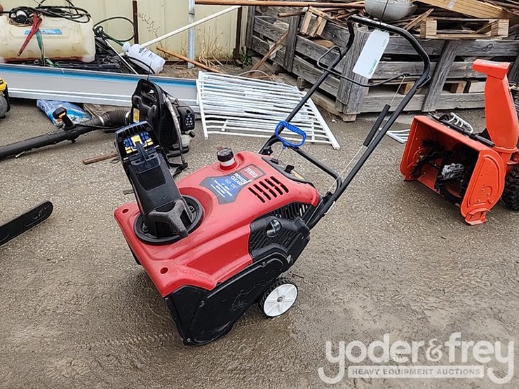 toro-power-clear-21"-snow-blower-image-2