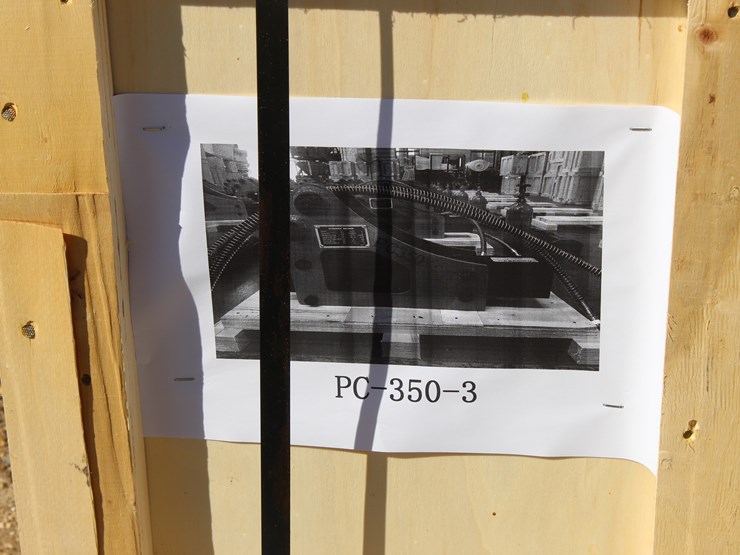 #3501-•-side-type-hydraulic-breaker-image-2