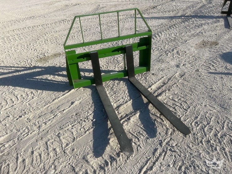 pallet-fork-attachment-for-john-deere-image-2