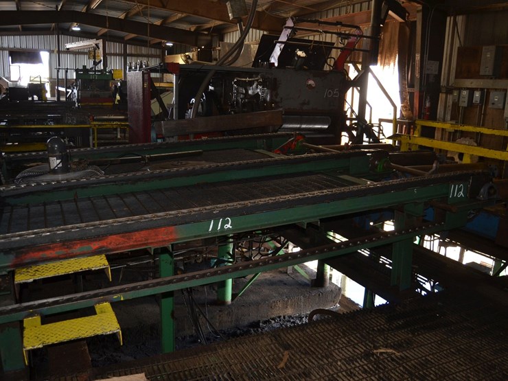 kockums-13'-3-strand-infeed-deck-w/-#78-chain-w/-cant-stops-w/-electric-drive-feeding-into-ligna-gang-w/-6'-3-strand-pop-up-transfer-w/-24"-x-10'-image-3