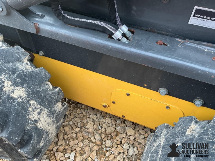 2020-new-holland-l334-image-12