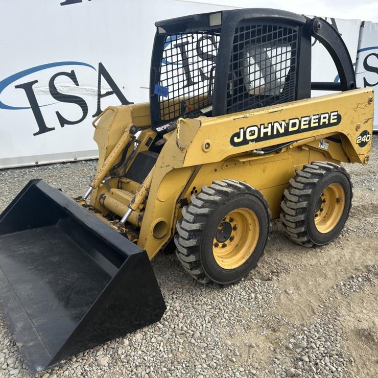 JOHN DEERE 240
