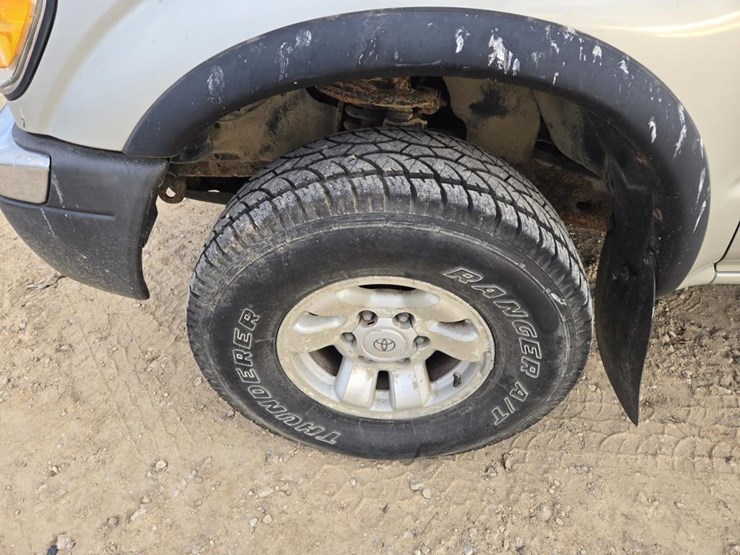 2000-toyota-tacoma-image-13