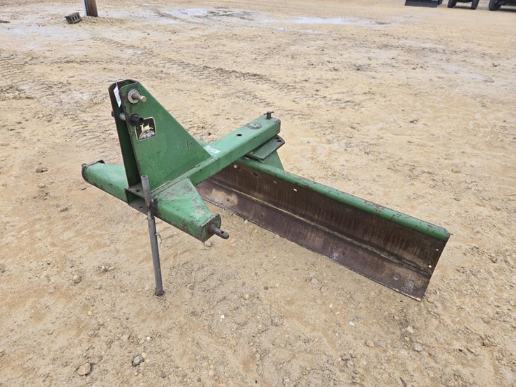 john-deere-8-image-1