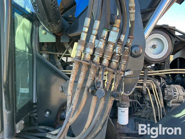 2002-new-holland-tm150-image-12