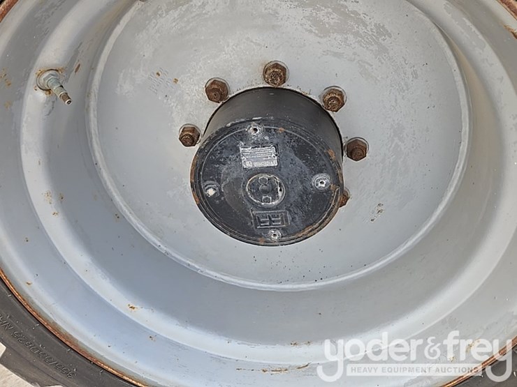 2015-jlg-600aj-image-25