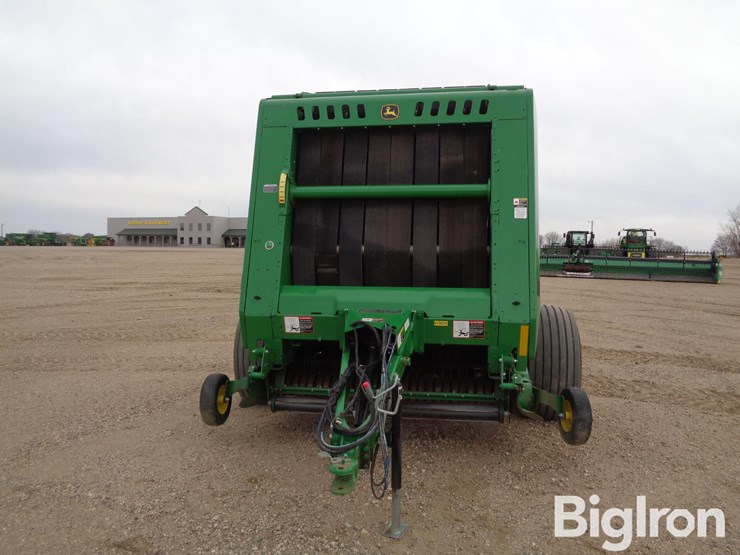 2021-john-deere-560m-image-2