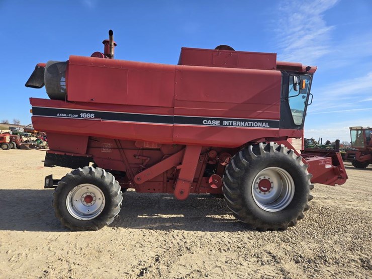 case-ih-1666-image-17
