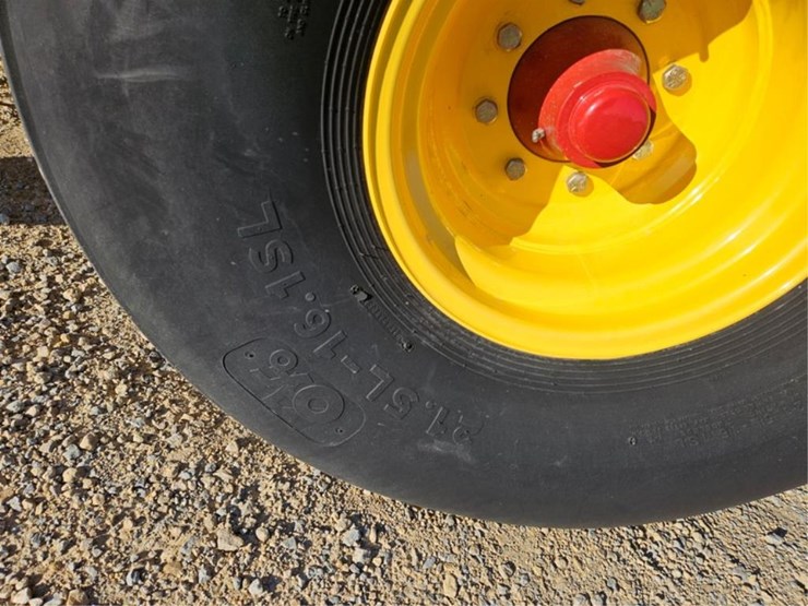 new-holland-roll-belt-560-image-30