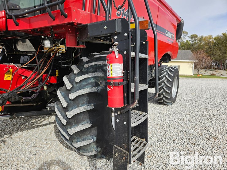 2015-case-ih-5140-image-14