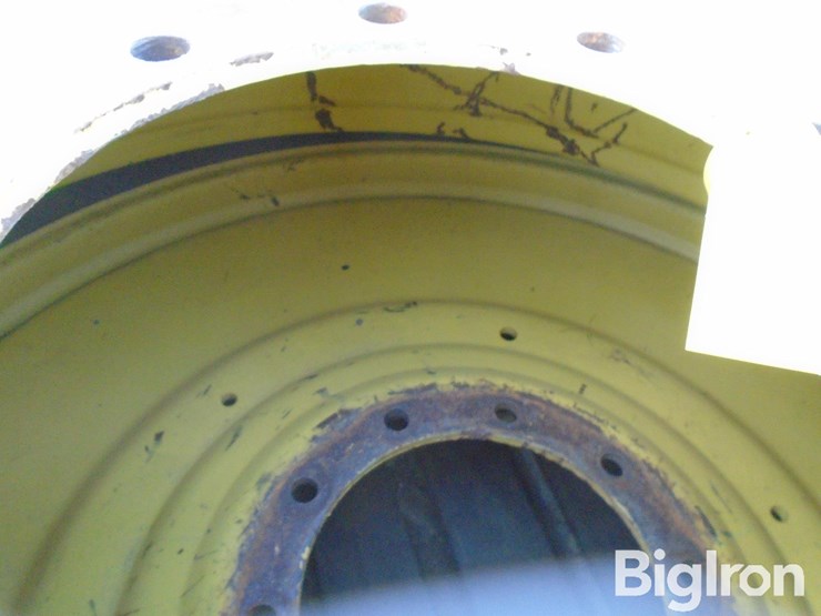 john-deere-380-image-14