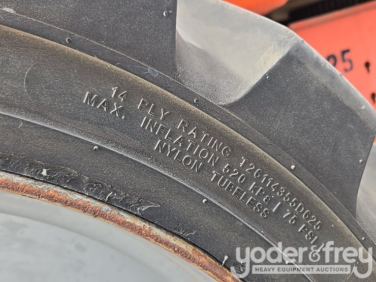 2015-jlg-600aj-image-26