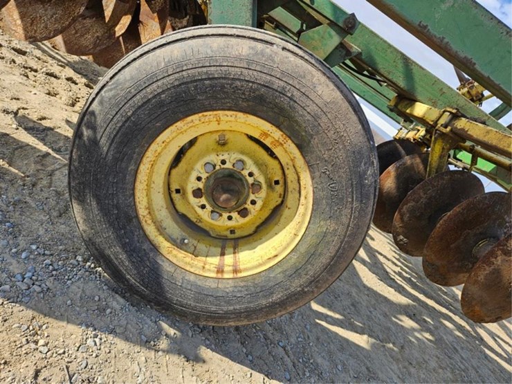 john-deere-230-image-30