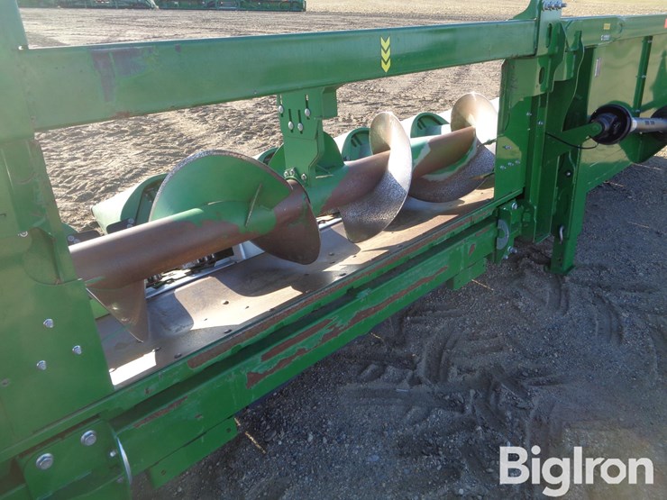 2023-john-deere-c12r-image-16