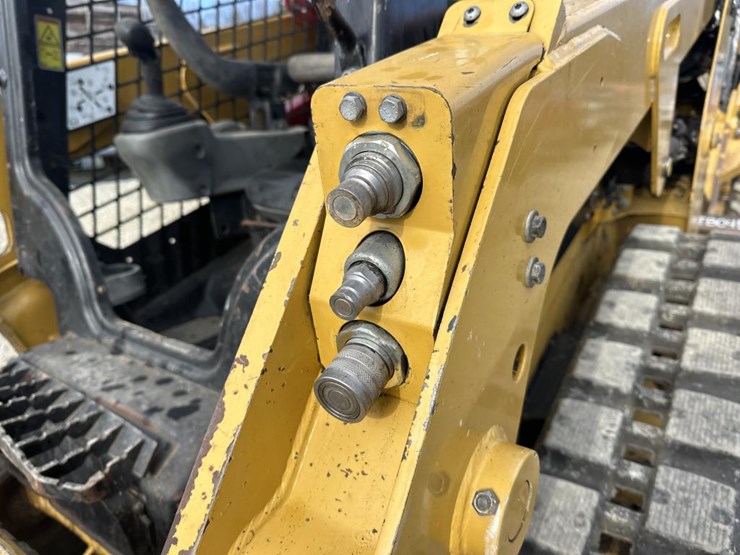 caterpillar-239d-image-12