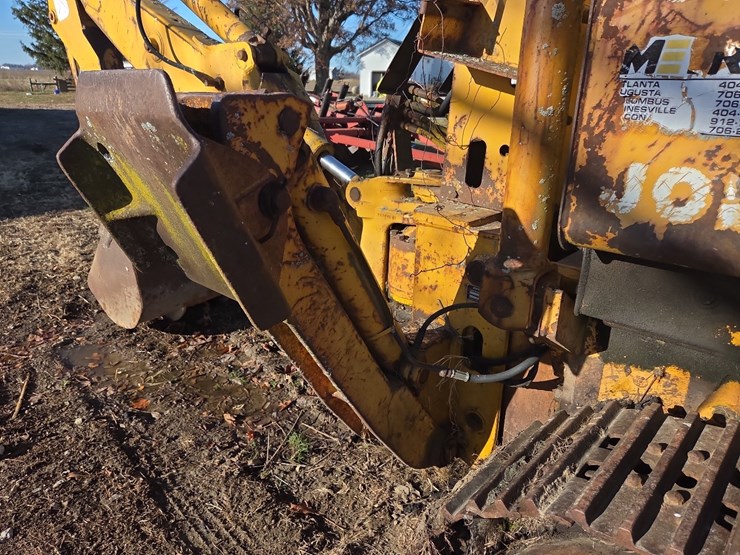 jd-455e-track-loader-w/-backhoe-image-16