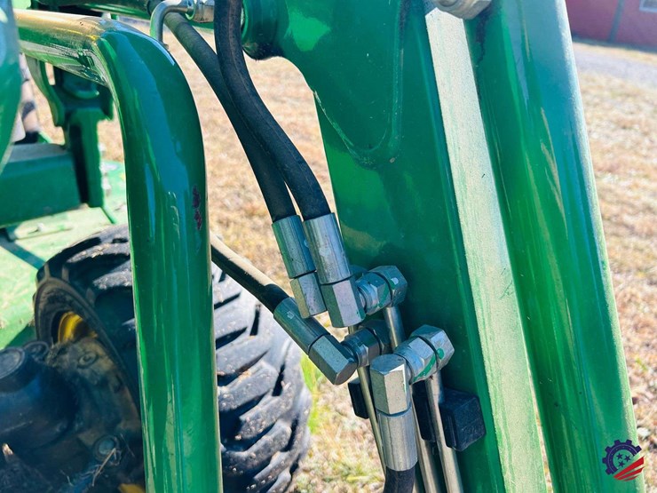 2016-john-deere-1025r-image-18