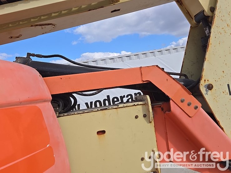 2015-jlg-600aj-image-73