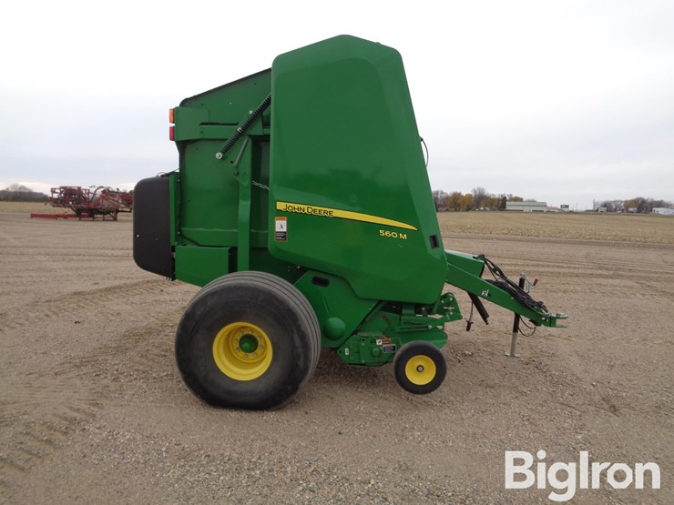 2021-john-deere-560m-image-4