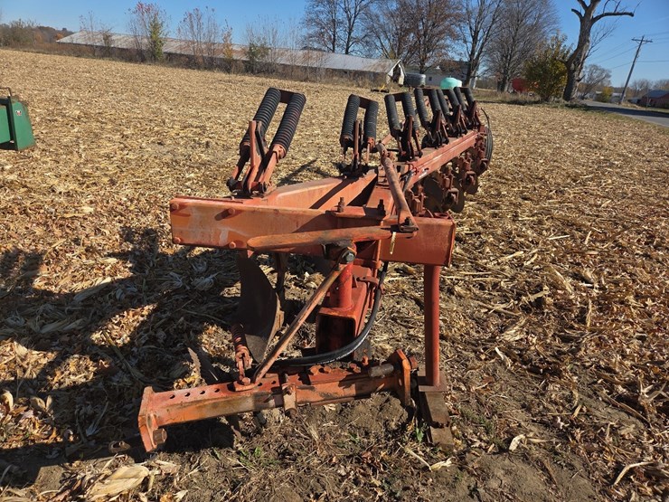 white-6-bottom-plow-image-2
