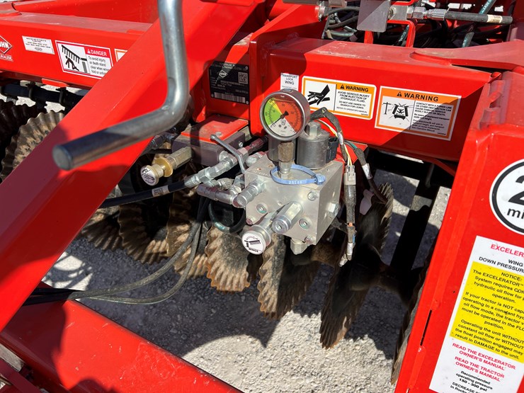 #206689-•-kuhn-8005-excellerator-image-5