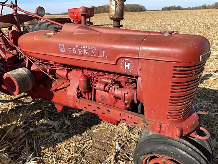 ih-farmall-h-tractor-image-2