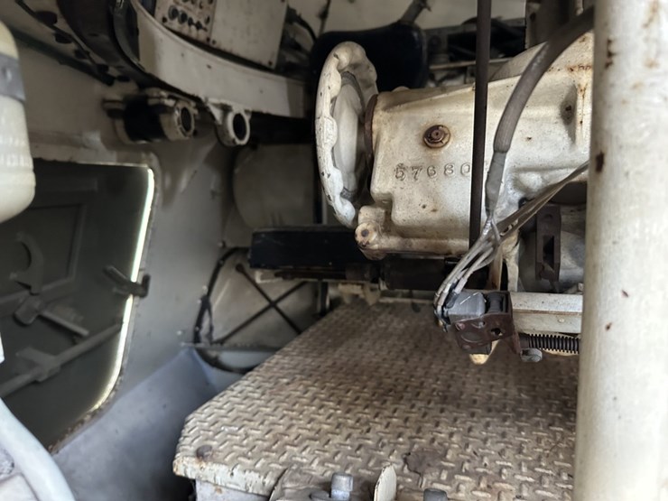 2118-ford-300-image-26