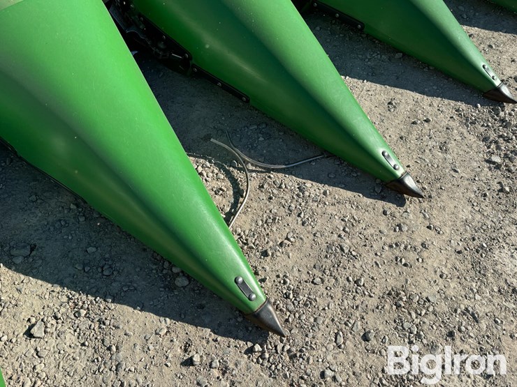 2024-john-deere-c12f-image-10