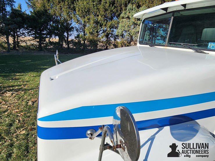 1994-international-9400-eagle-image-12