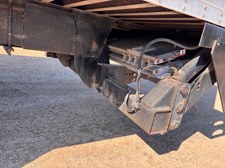 2014-axle-24ft-image-7