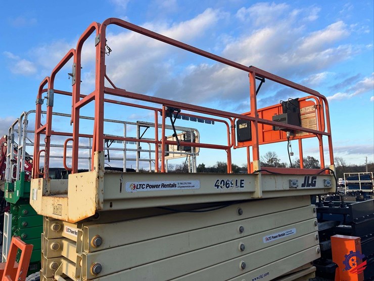 2021-jlg-4069le-image-13