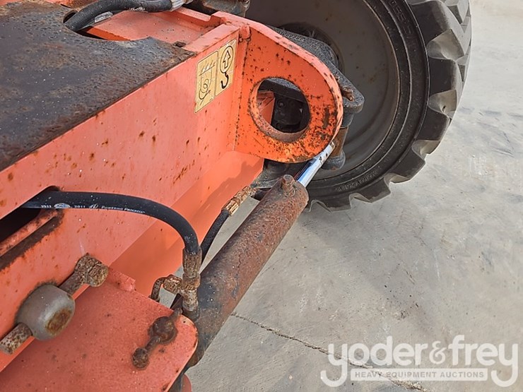 2015-jlg-600aj-image-78