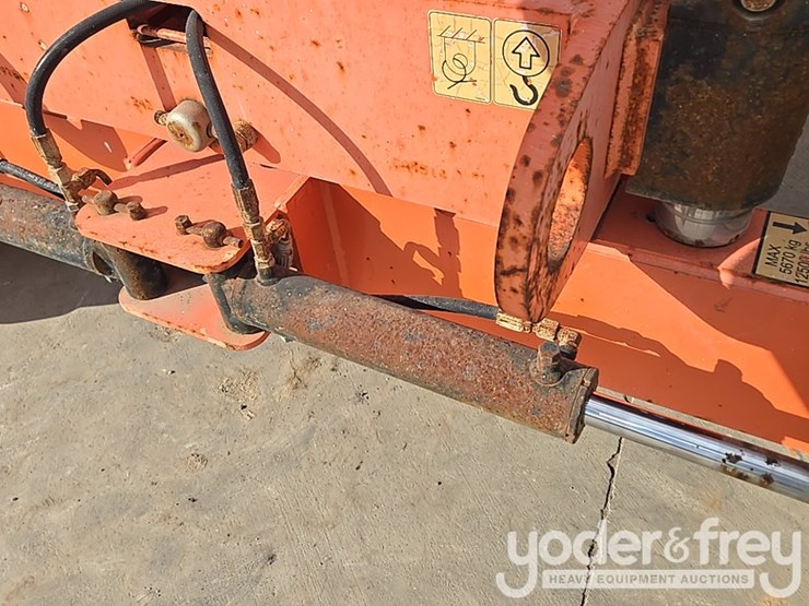 2015-jlg-600aj-image-53