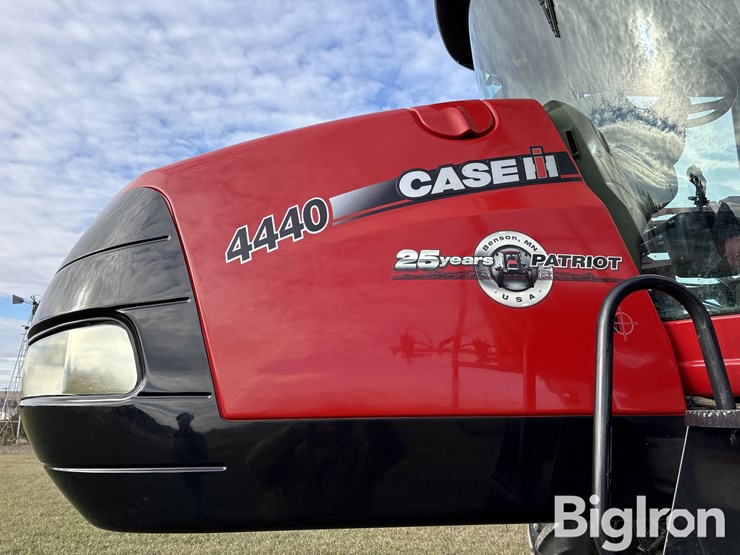 2017-case-ih-patriot-4440-image-9