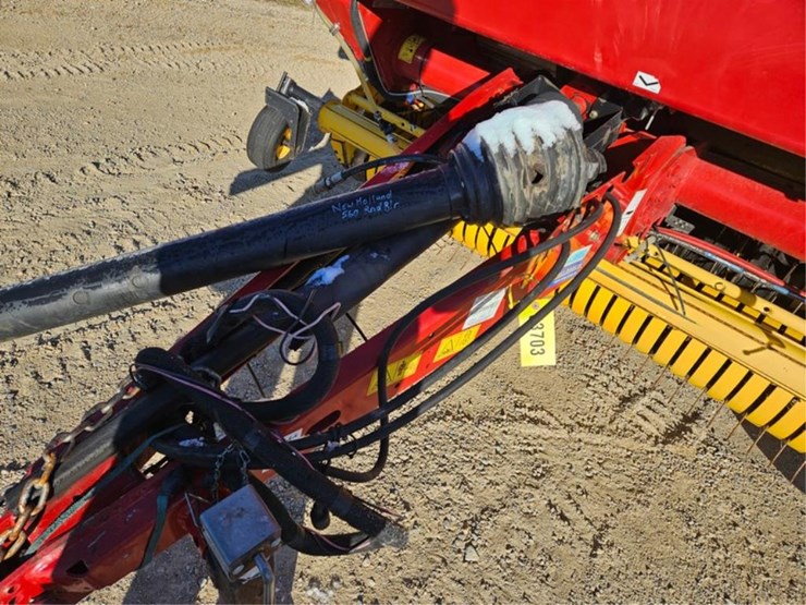 new-holland-roll-belt-560-image-12