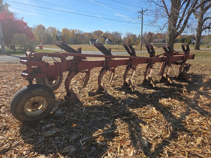 white-6-bottom-plow-image-14