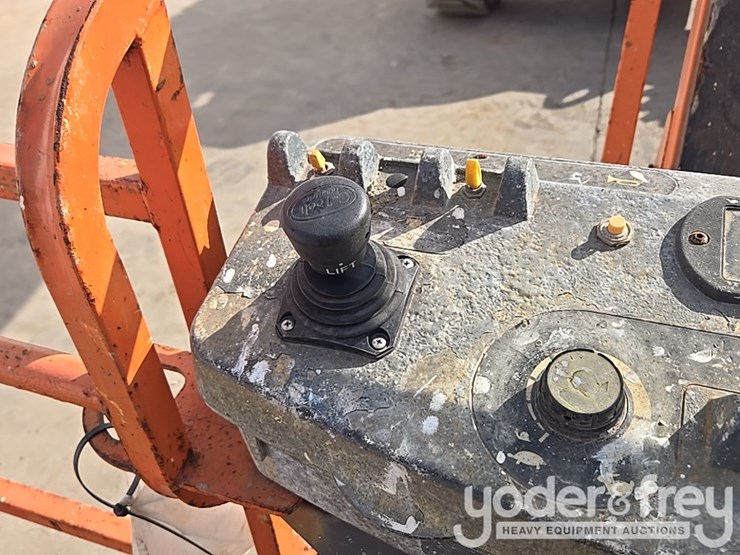 2015-jlg-600aj-image-18