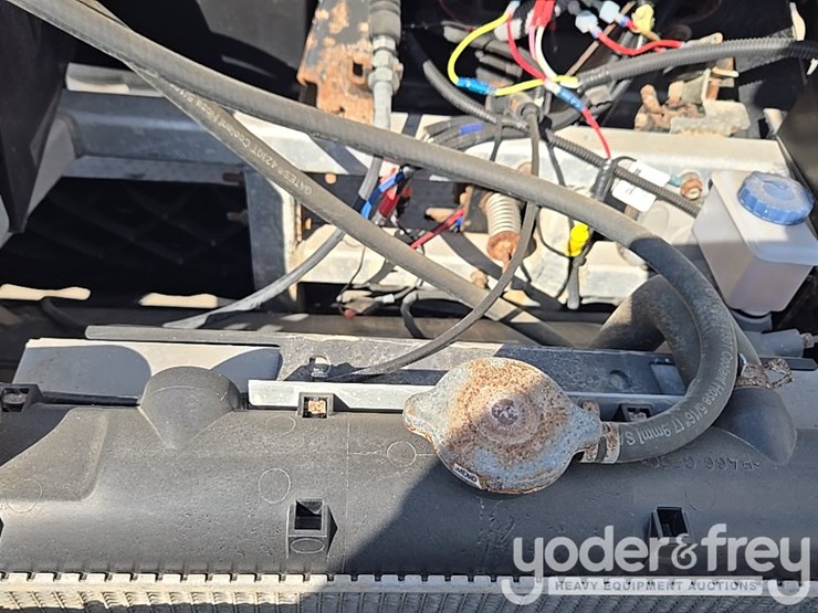 2019-club-car-carryall-1700-image-49