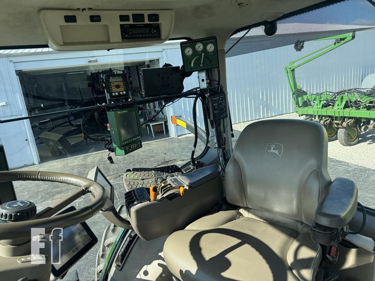 2013-john-deere-8235r-image-20