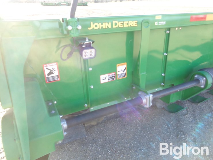 2021-john-deere-c18r-image-9