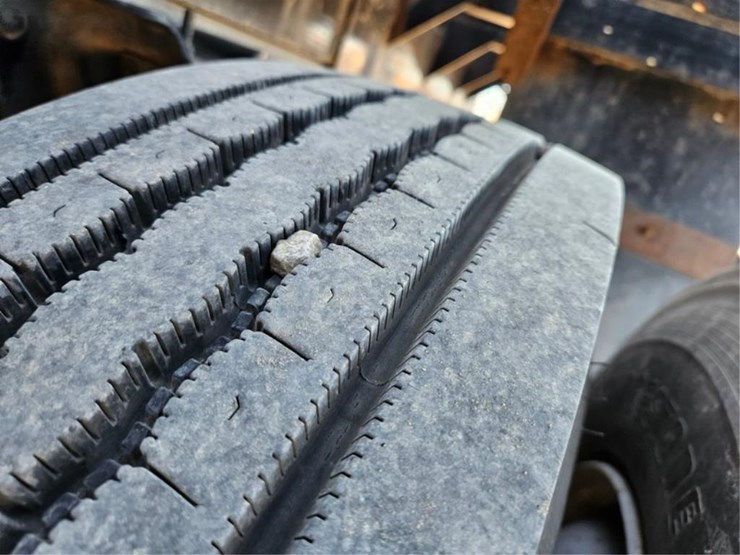 1997-imt-5200-image-61