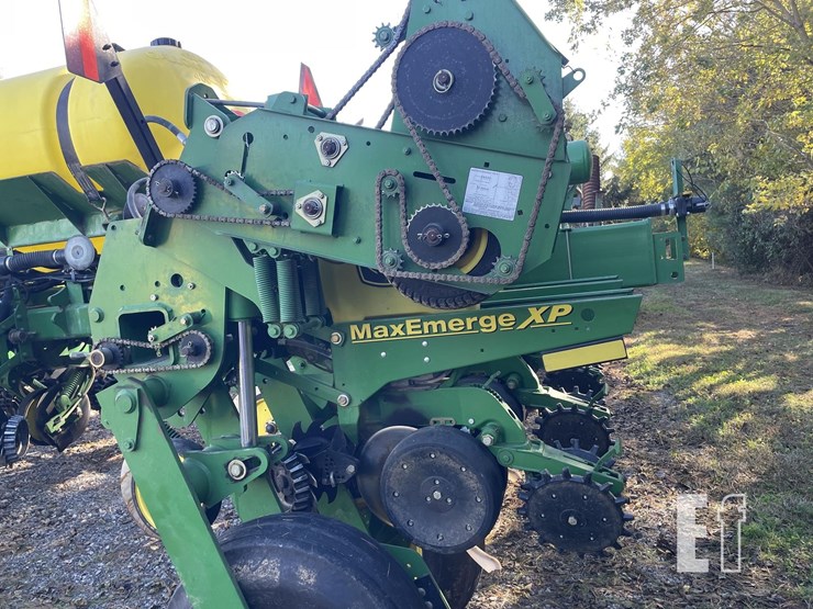 2011-john-deere-1770nt-image-26